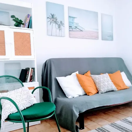 Apartamento Lovely 500 M Walk To The
